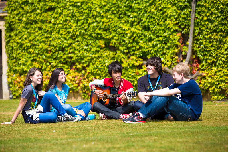 students playing guitar